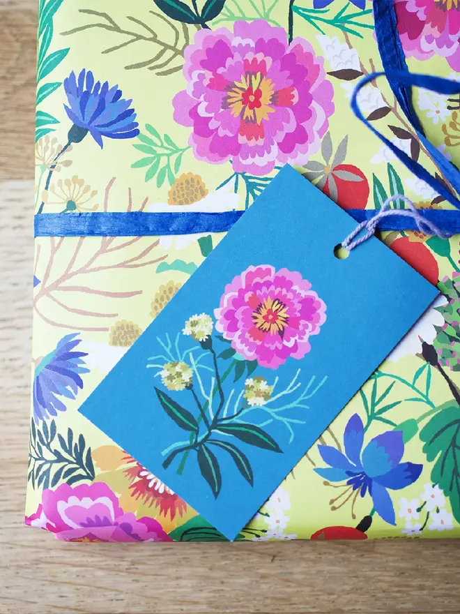fleurs floral gift wrap 