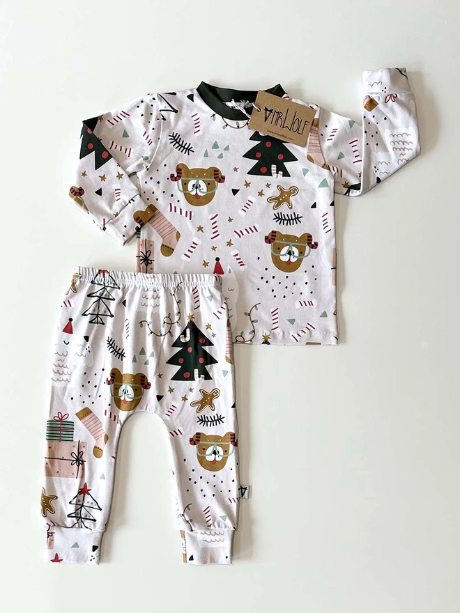 Baby and toddler lounge set in a cute Christmas dogs print