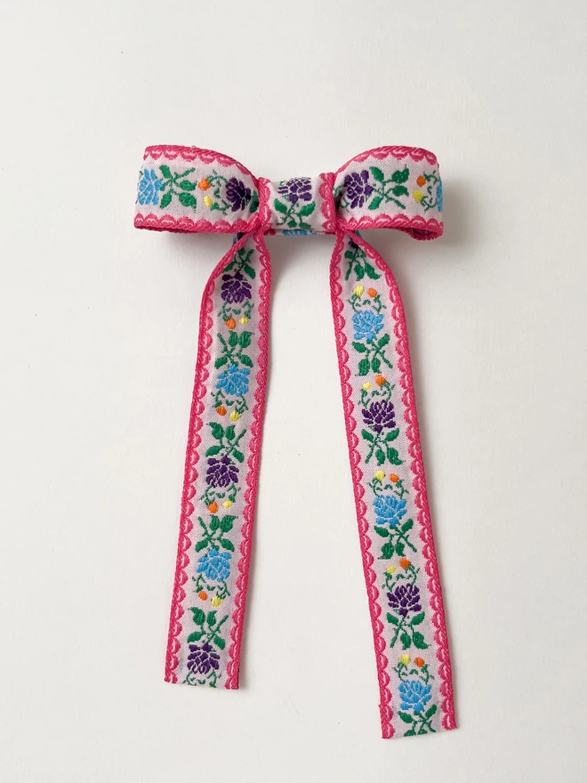 White ribbon hair bow