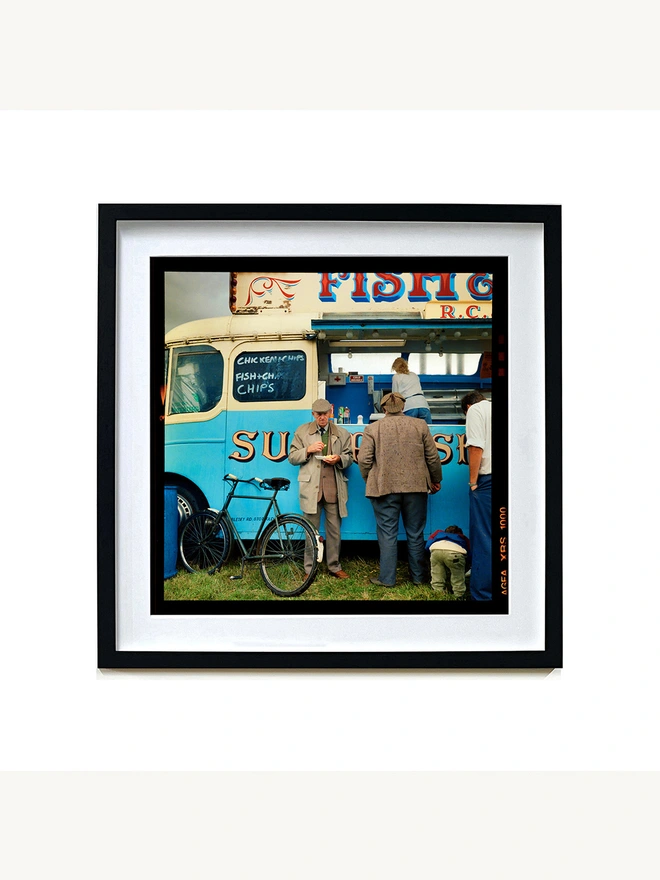 Fish and Chips Van Richard Heeps photography art print framed in black