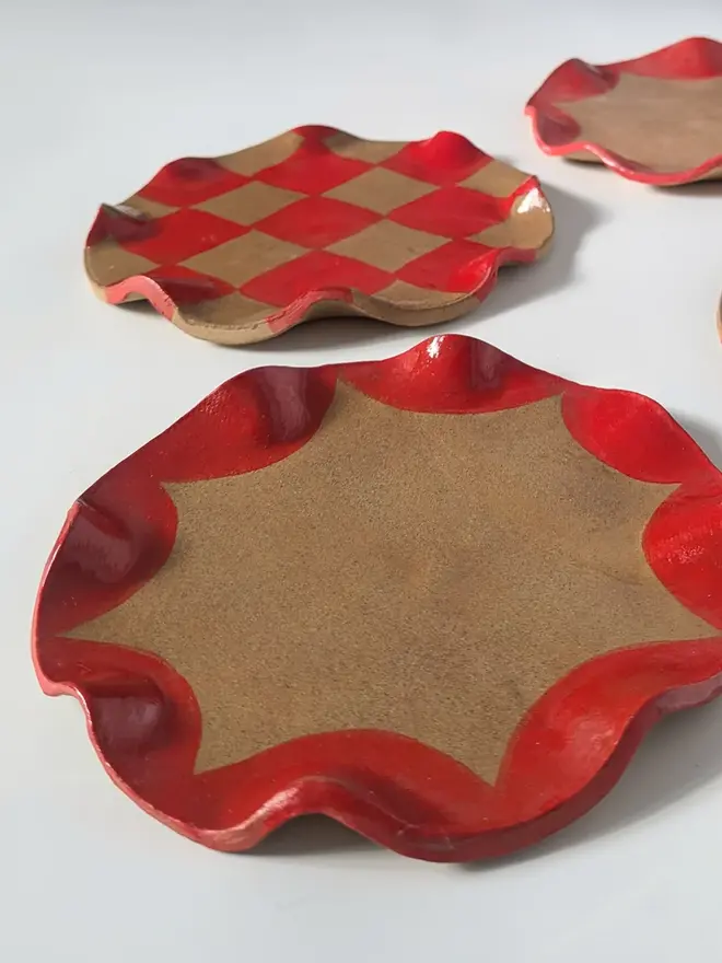 Red Wavy Check & Scalloped Side Plates (Set Of Four) 