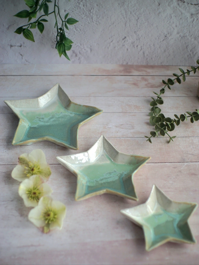 set of 3 star plates, star plates, star nesting plates, Jenny Hopps pottery