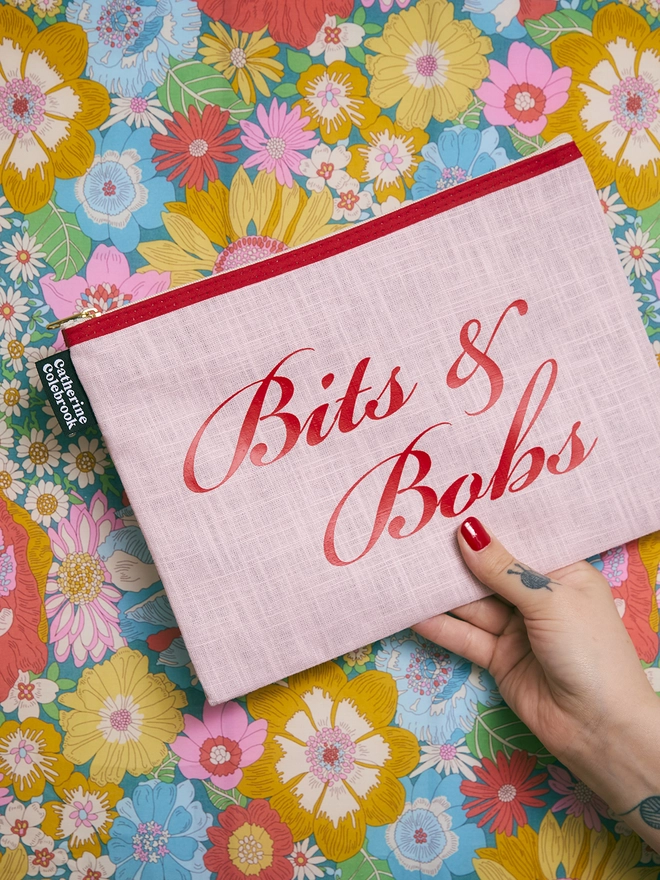 CATHERINE COLEBROOK PINK LINEN PURSE - BITS & BOBS