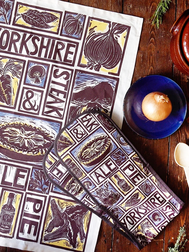 orkshire-Steak-Ale-Pie-Illustrated-Recipe-Tea-Towel-Double-oven-glove-set-Kate-Guy