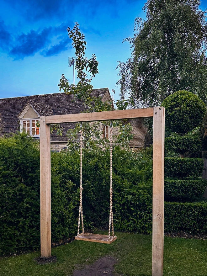 Single size swing frame