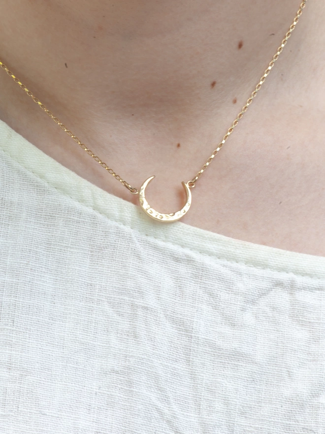 9ct Gold Cresent Moon Necklace