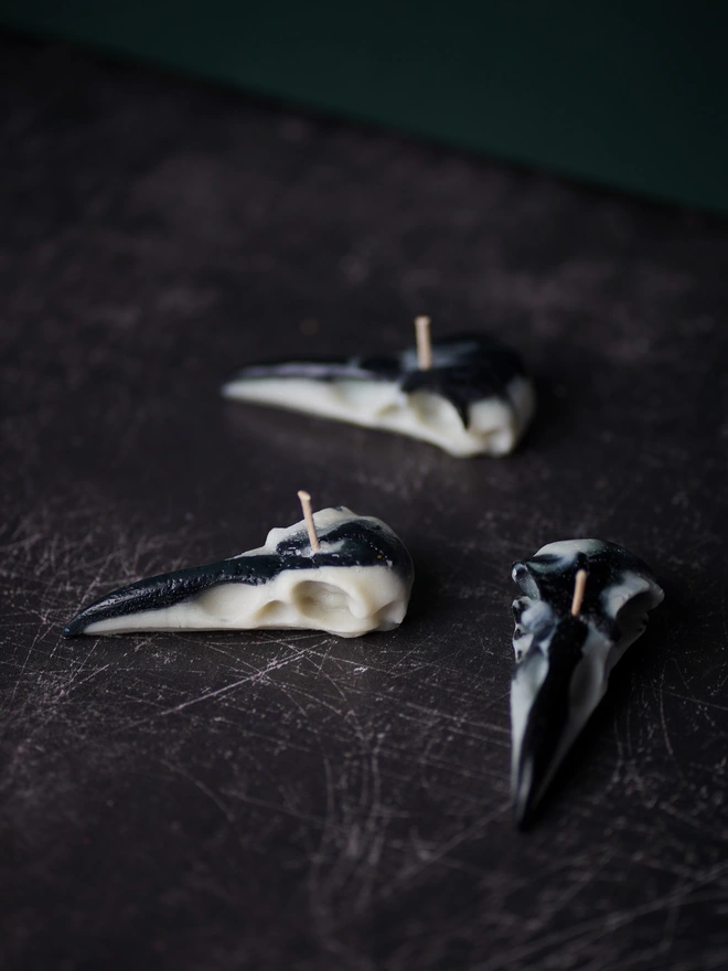 The Crow Skull Candle