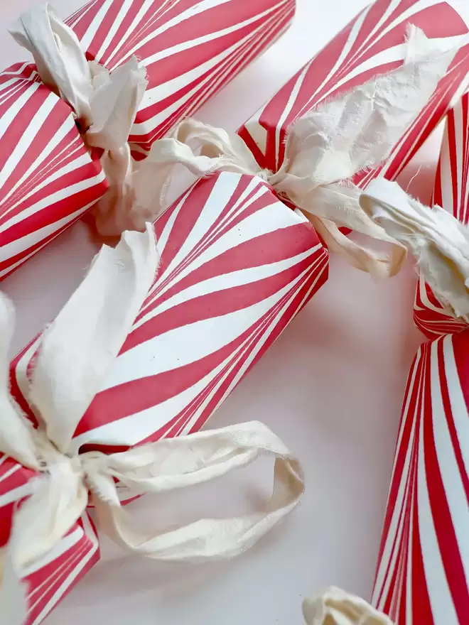 Red candy cane Christmas crackers 