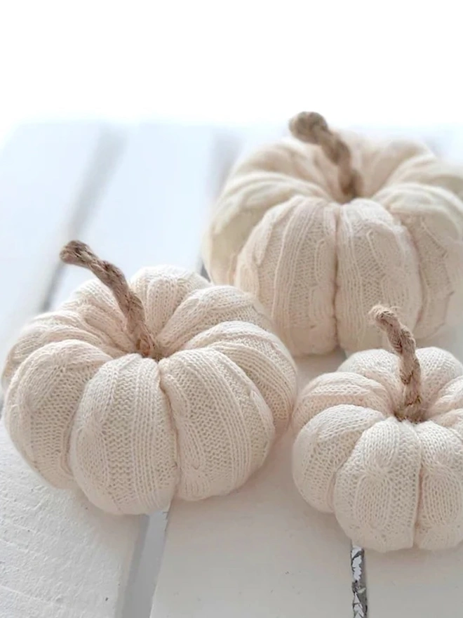 Cream Cable Knit Pumpkins