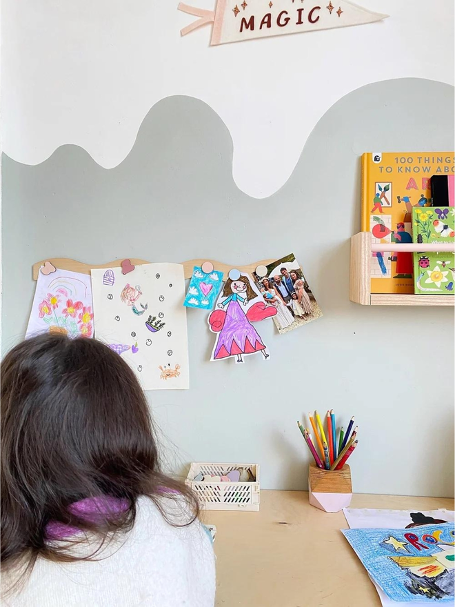 children's magnetic display bar