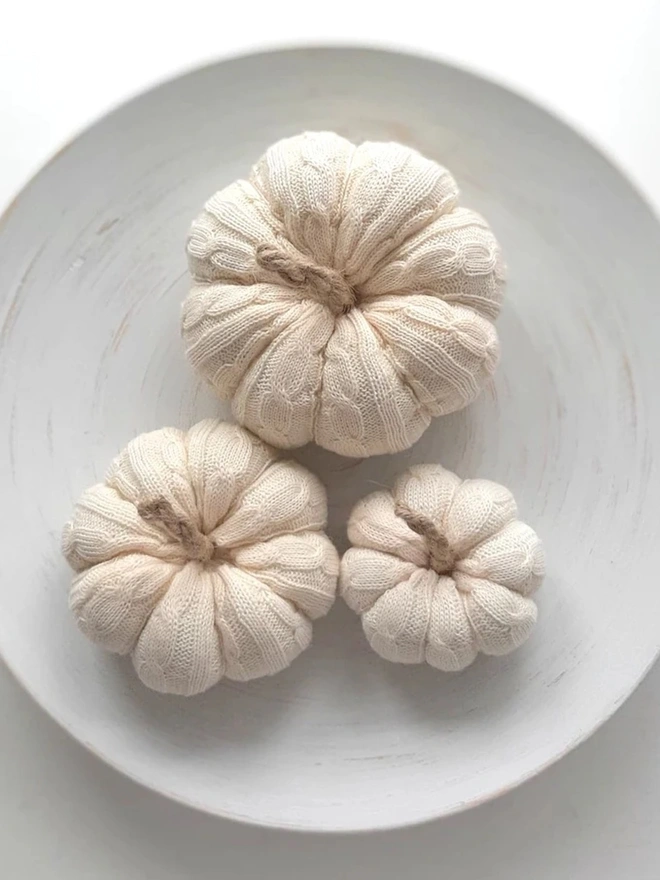 Cream Cable Knit Pumpkins