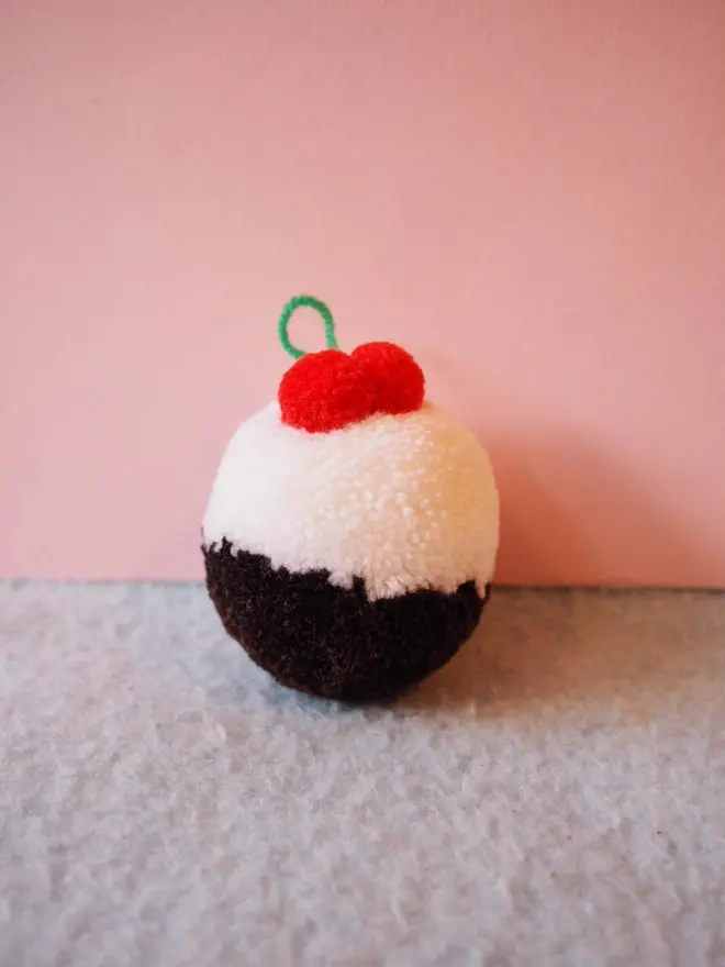 Christmas Pudding Pom Pom
