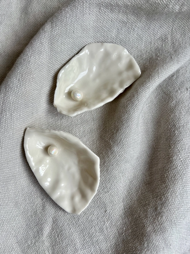 ceramic oyster shell trinket dish