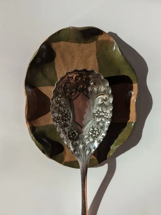 Check Wavy Spoon Rest