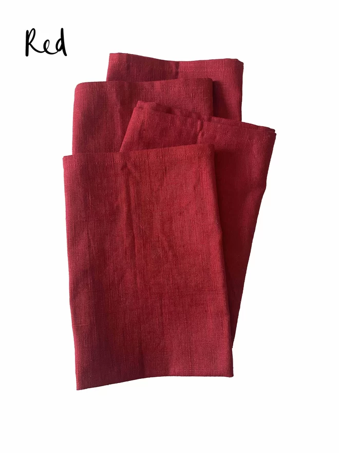 Red napkins x4