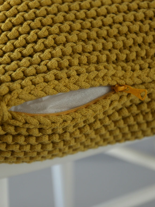 squre cushion golden kiwi
