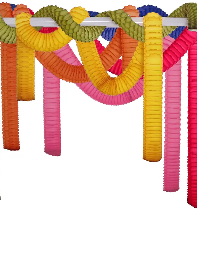 Streamer Garland (Set Of 4 Or 6)