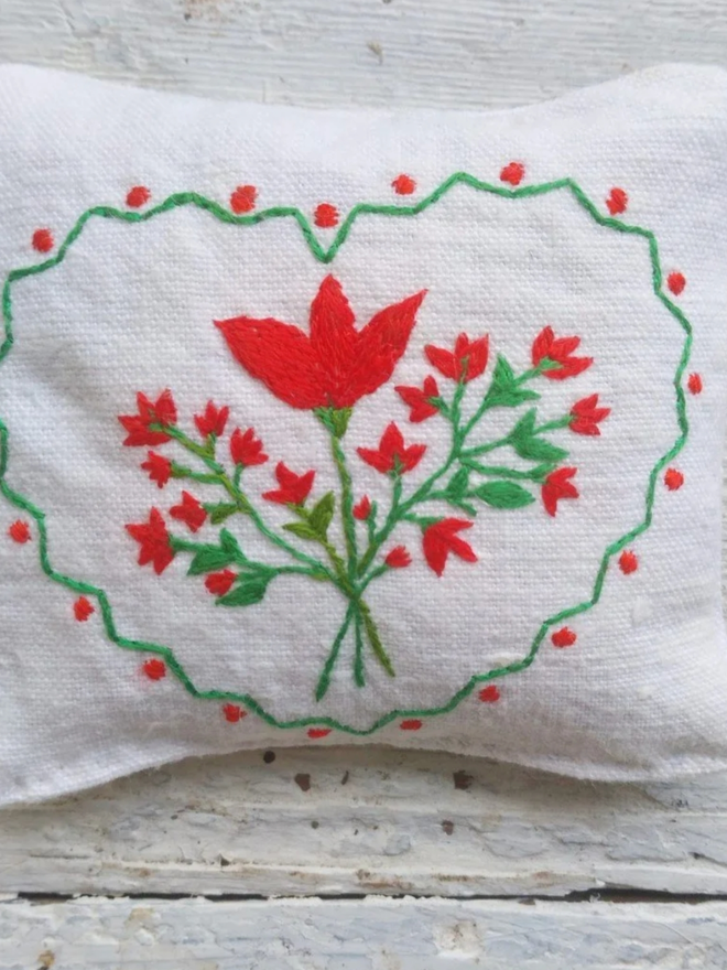 Botanical Embroidered Lavender Filled Sachet. A sachet in rose bouquet