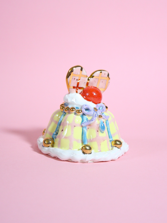 Buttercup Delight Cake Sculpture