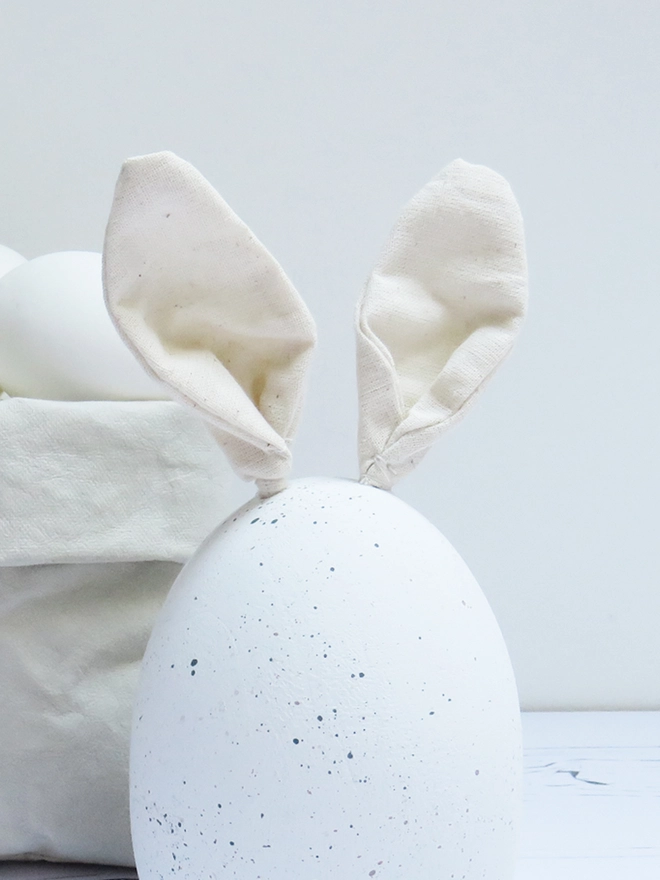 handpainted wooden easter bunny egg decoration