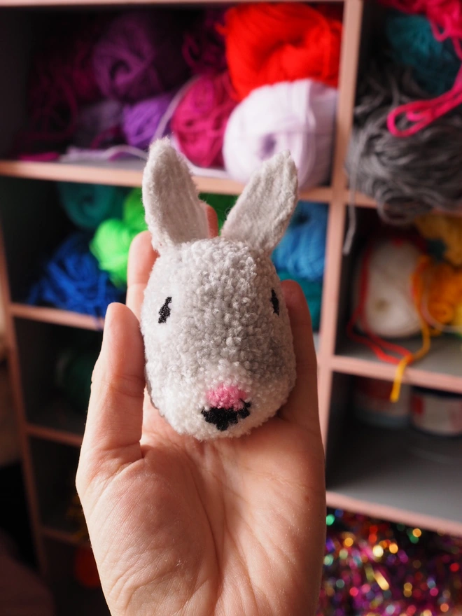 Rabbit pom pom 