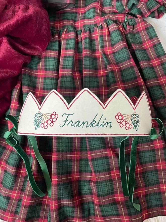 All Frills - Franklin Christmas Crown