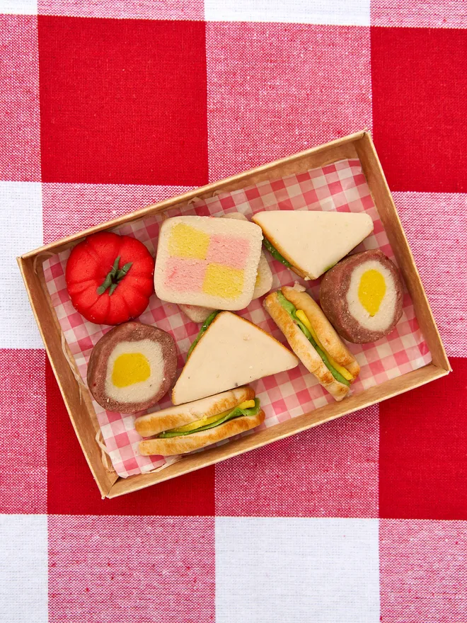 Marzipan picnic set 