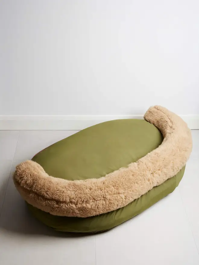 Deluxe Wool Dog Bed