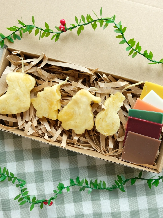 Beeswax Christmas DIY kit 