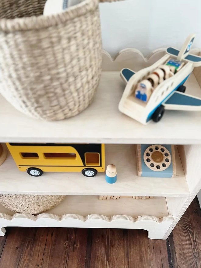 Montessori Children's Toy Shelf (Scallop)