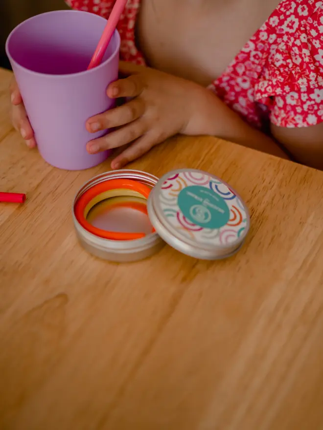Straws in a carry case