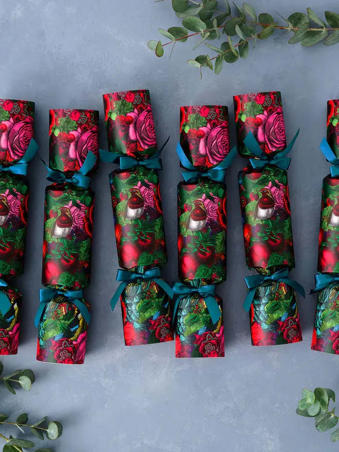 Christmas Robin Luxury Christmas Crackers (Set Of 6)