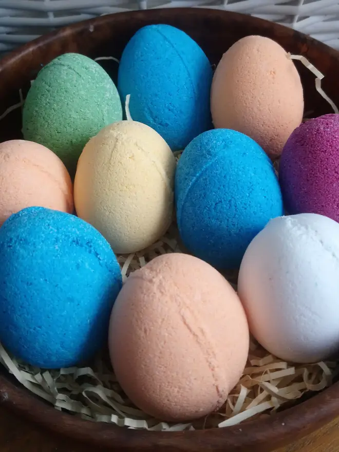 bath bomb eggs