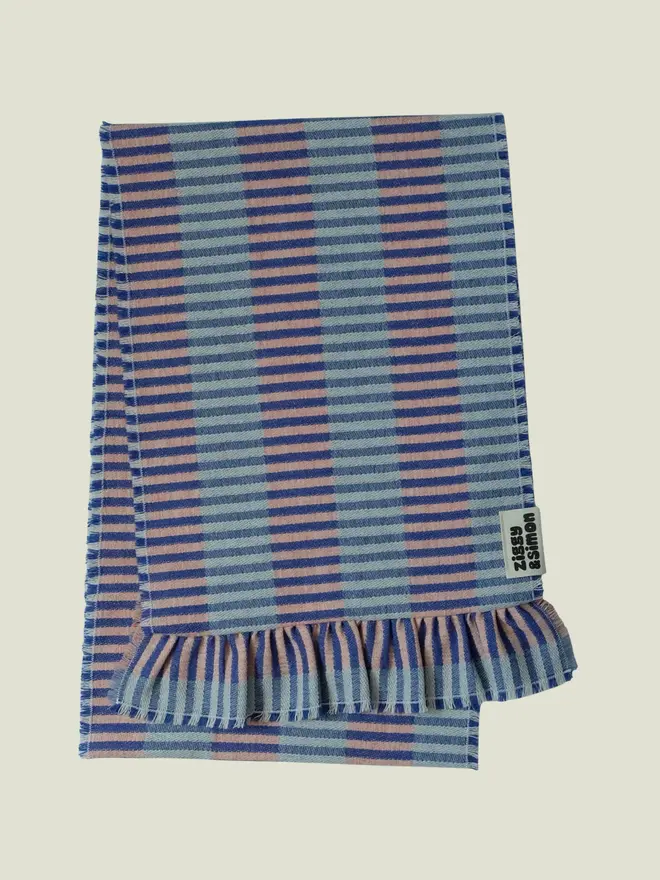 Blueberry Pie runner. A runner in long.