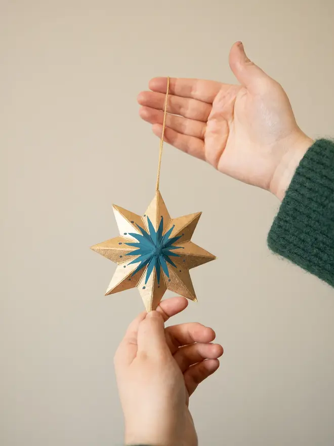 Golden Star Screen-Printed Board Decoration (Set Of 6)