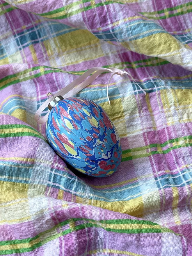 hand marbled easter egg decoration