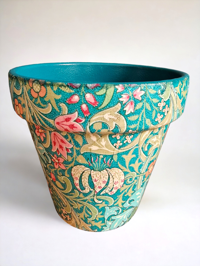 WILLIAM MORRIS Golden Lily botanical Plant Pot suitable for indoor or outdoor use.  15 cm in diameter and 13.7 cm in height