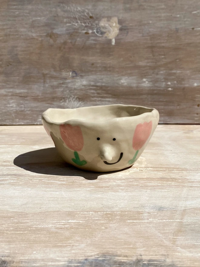 tulip ceramic pot - front