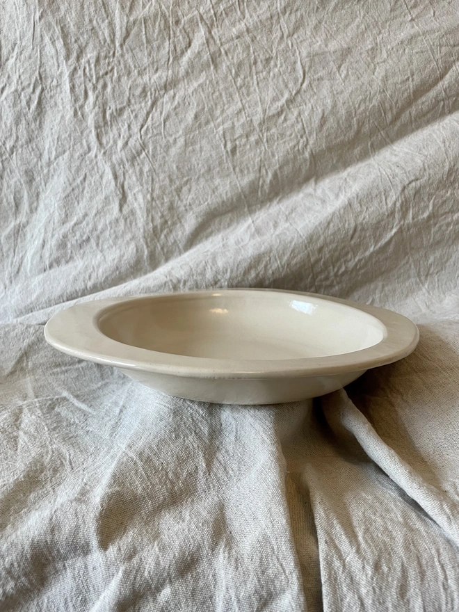 A round bowl 