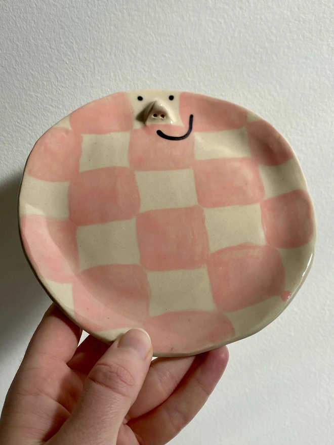 pink checkerboard side plate angle 2