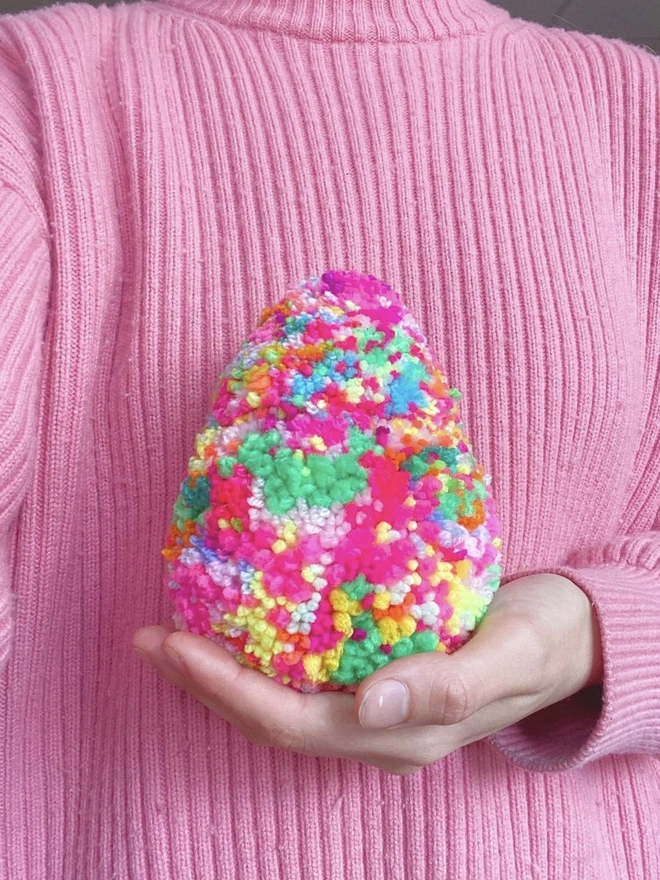Pom Pom Rainbow Egg