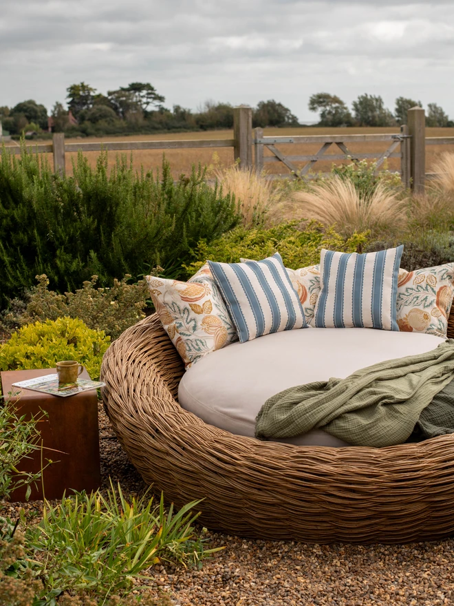 Large willow woven day bed