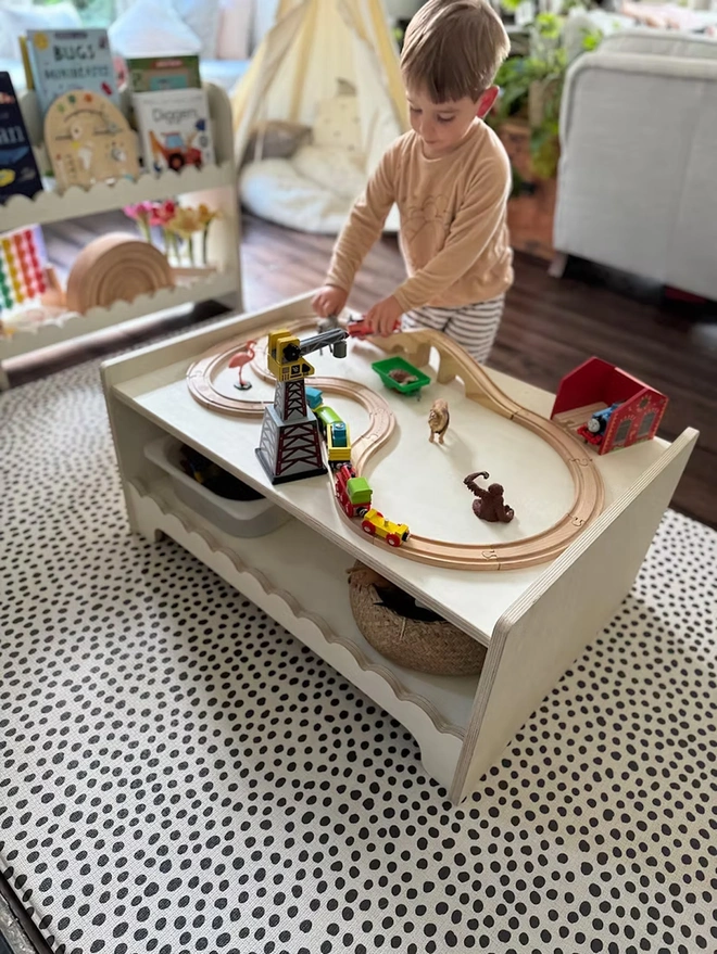 Montessori Children's Play Table - Large (Scallop) 