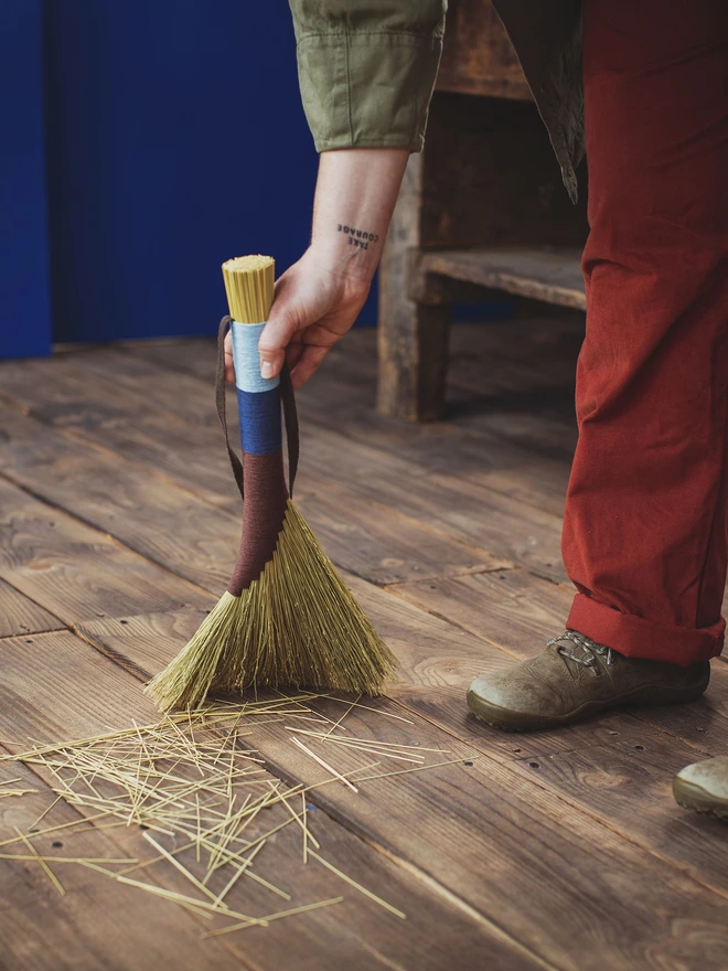 Broomcorn handbroom