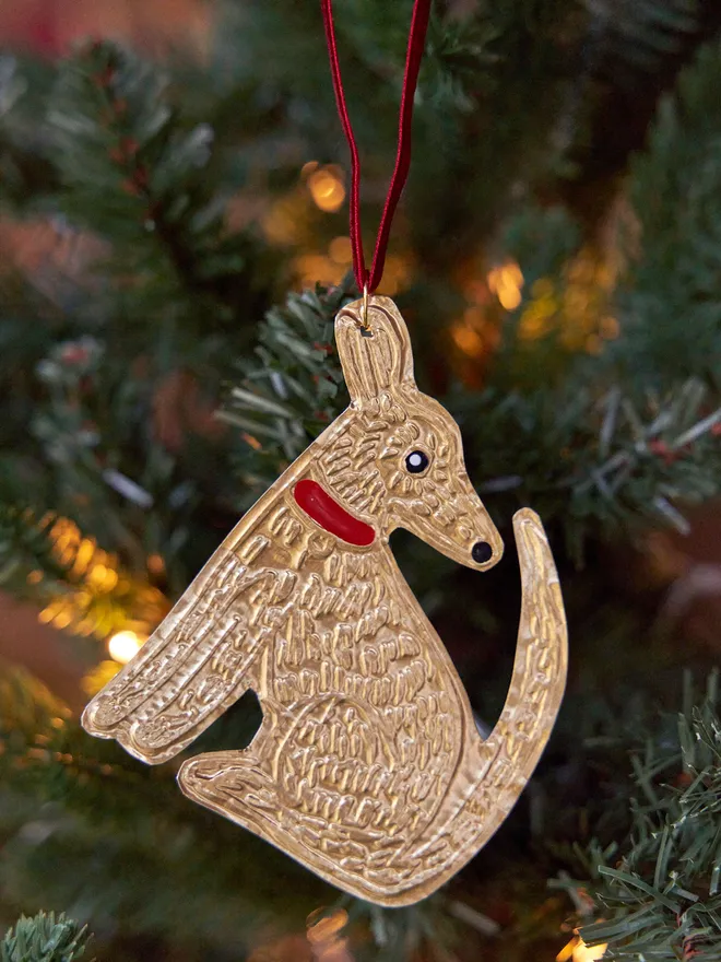 Dog tin embossed decoration