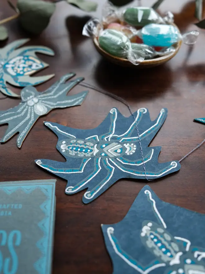Creeping Spider Sewn Garland (Set Of 6)