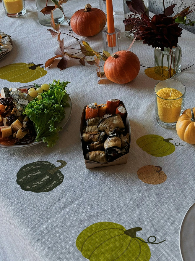 pumpkin table cloth stickers 