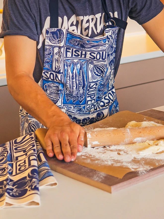 Fish soup apron in action