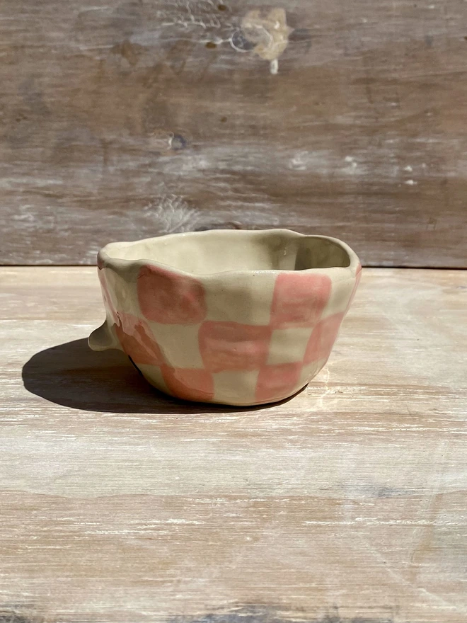 rose checkerboard ceramic pot - side
