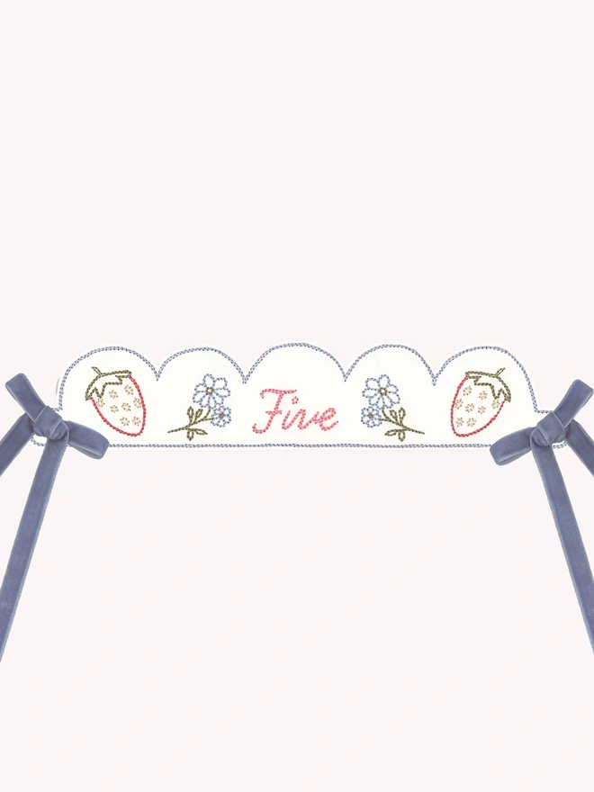 Liora embroidered number crown 'five' front